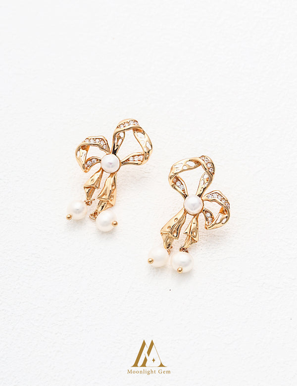 Bow Pearl Earrings /shine/lovely/classy/elegant/present/souvenirs/gift