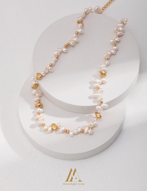 Irregular natural freshwater pearl necklace